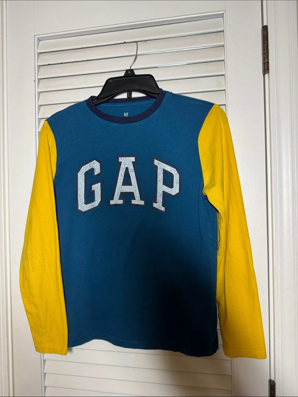 GAP Blue and Yellow Logo Two-Piece Sets. 2 Sweatpants, 1 Jacket and 1 Shirt. XL